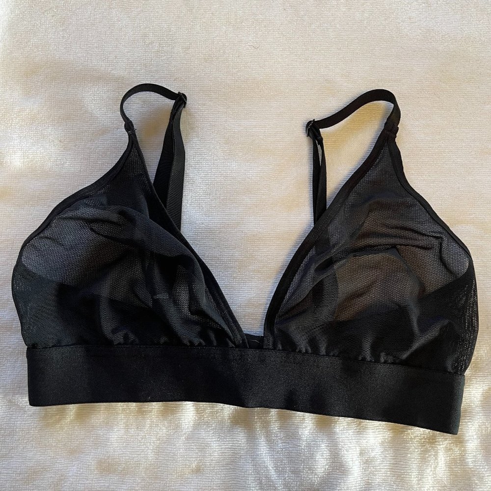 Sieve Triangle Bra - Black - Wirefree - 32D 32DD 34C 34D